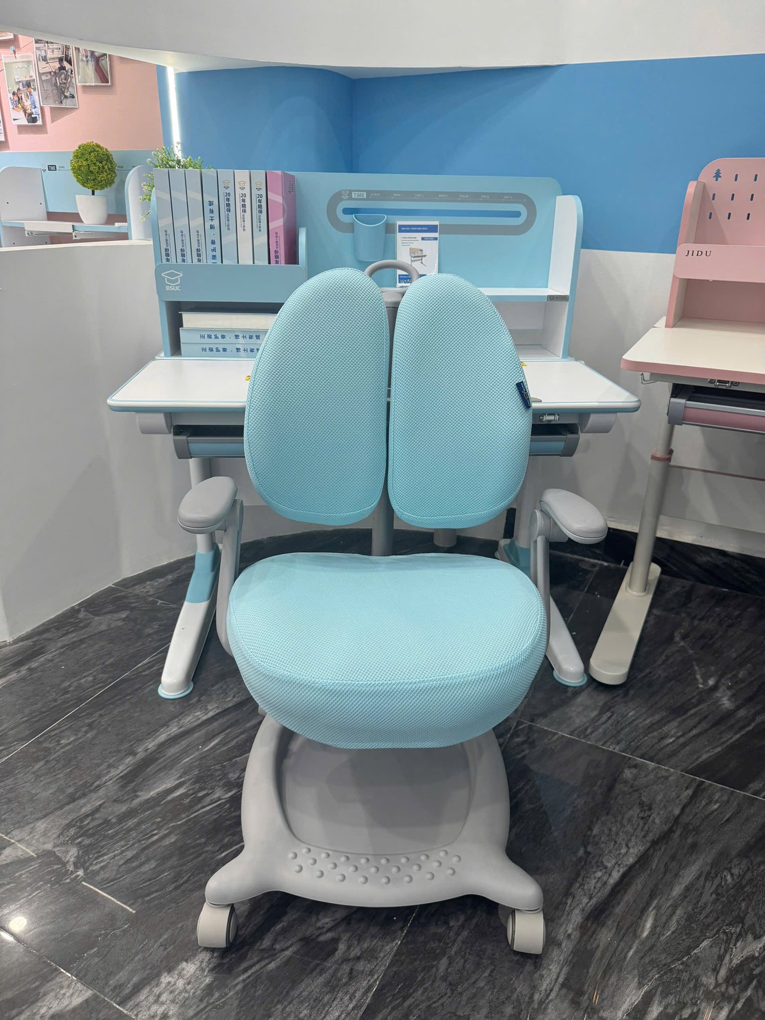 577973205_868818892167617_1291271363345115686_n